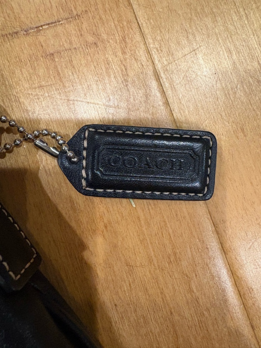 Coach Hamptons small black leather shoulder bag - Picture 6 of 10